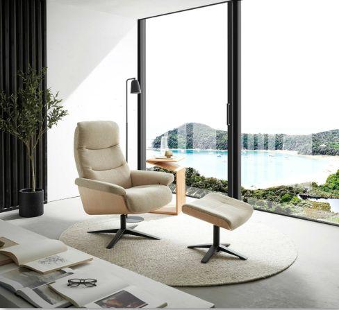 Loungesessel mit Hocker